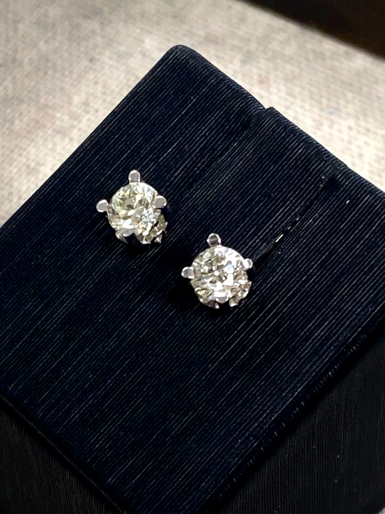 White Gold Round Diamond Earrings